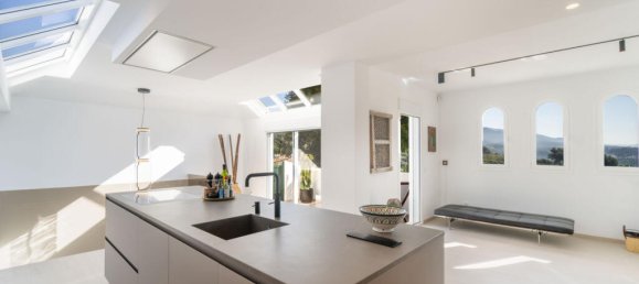 Villa de 4 dormitorios en Marbella, Spain No. 99188 8