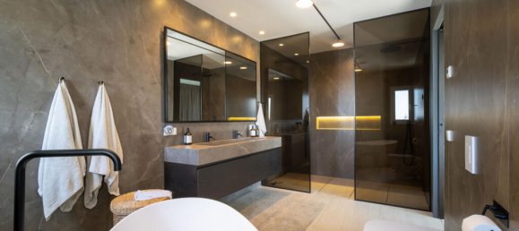 Villa de 4 dormitorios en Marbella, Spain No. 99188 19