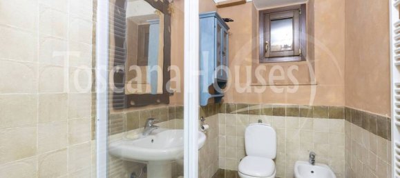 3 bedrooms House in Cetona, Italy No. 54054 5