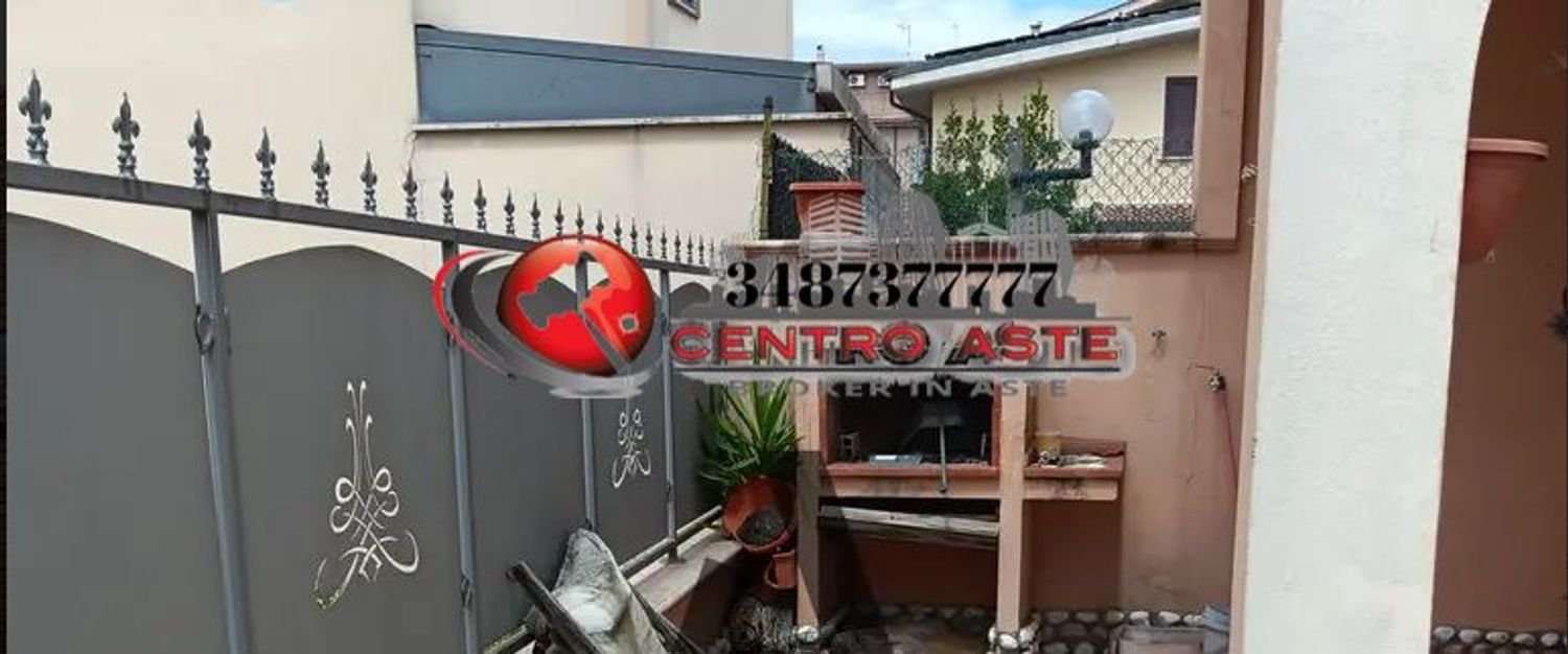 3 rooms Apartment in Mentana, Italy No. 14975