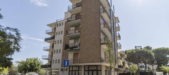 4 rooms Commercial property in Cesenatico, Italy No. 95600 2