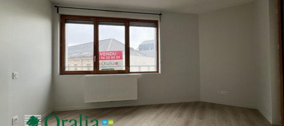 3 bedrooms Apartment in Bordeaux, France No. 97140 16