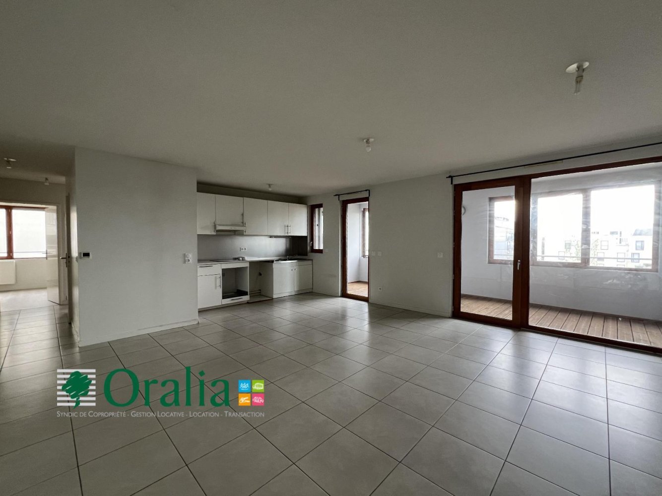 3 bedrooms Apartment in Bordeaux, France No. 97140