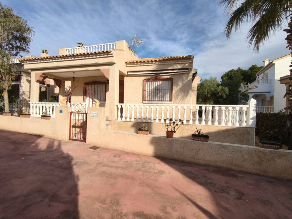 Villa de 2 dormitorios en Algorfa, Spain No. 178149