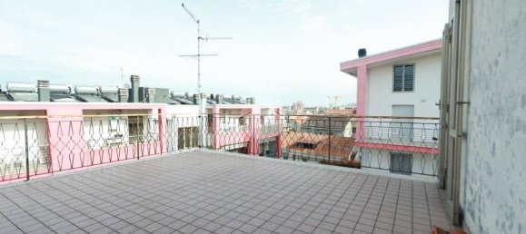 3 bedrooms Villa in Pescara, Italy No. 191114 17
