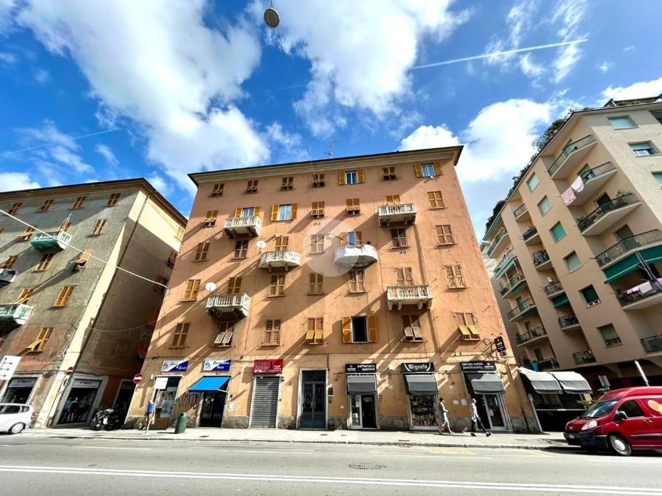 Apartamento de 7 dormitorios en Genoa, Italy No. 392387