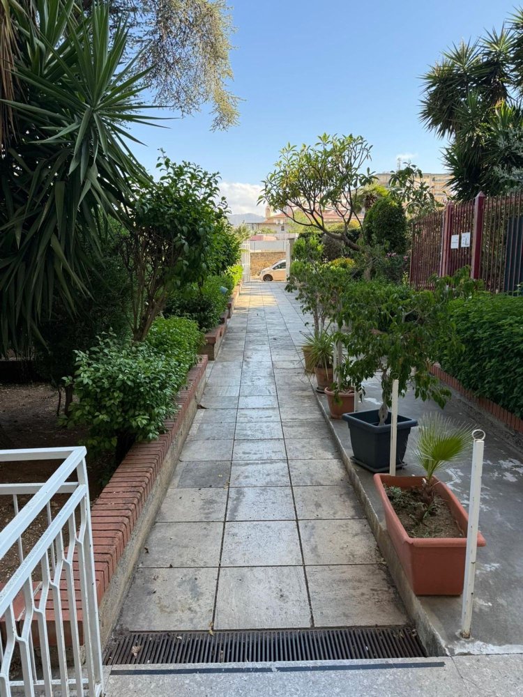 7غرفة شقة في Palermo, Italy رقم 275594