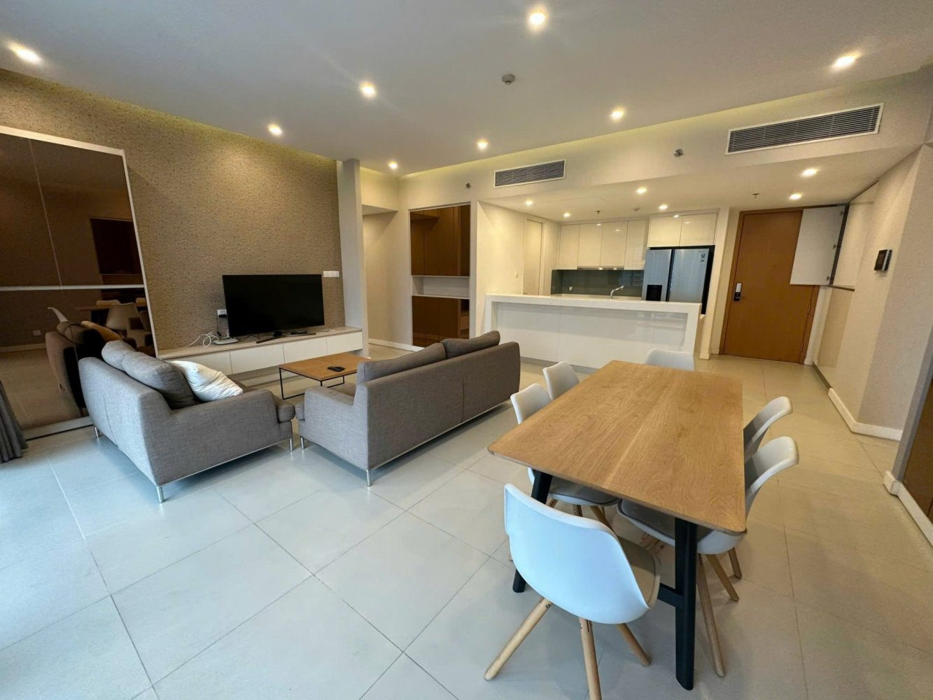 4 bedrooms Condo in Thu Duc, Vietnam No. 20137