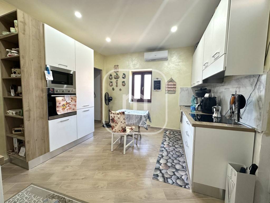 Квартира с 2 спальнями в Рим, Италия № 363944