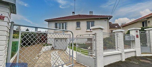 2 bedrooms House in Evry, France No. 166445 44