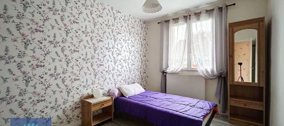 2 bedrooms House in Evry, France No. 166445 11