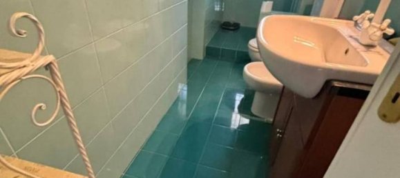 Дом с 5 комнатами в Комаккьо, Италия № 40434 4