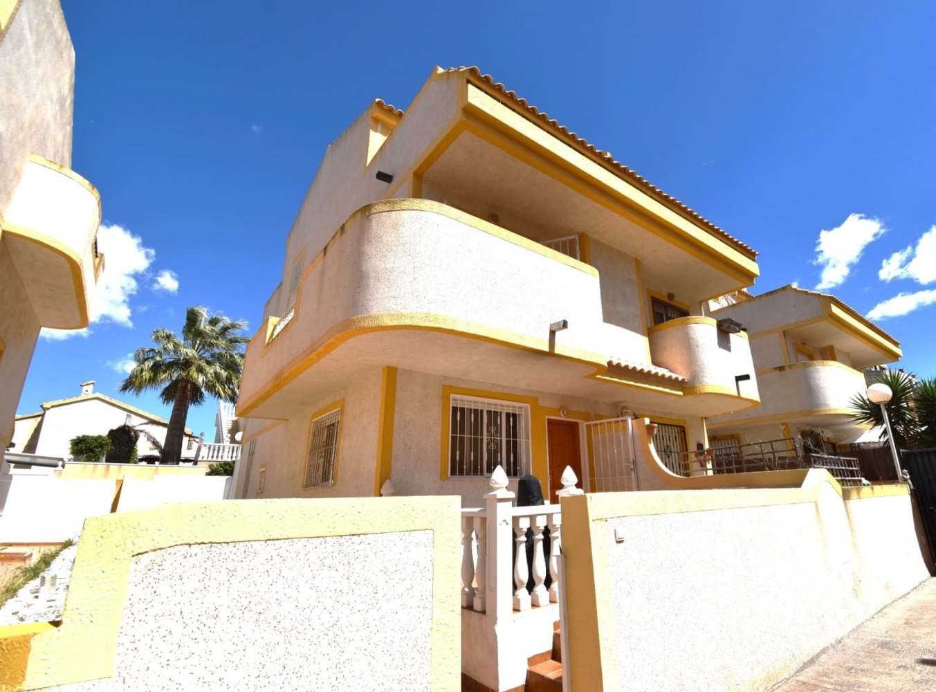 3 bedrooms Townhouse in La Zenia, Spain No. 197679