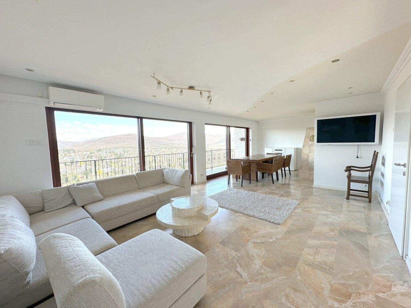 Casa de 5 divisões em Penzing, Austria N.º 244724