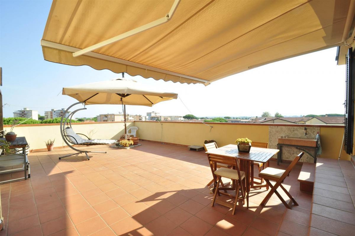2 bedrooms Apartment in Campiglia Marittima, Italy No. 1215