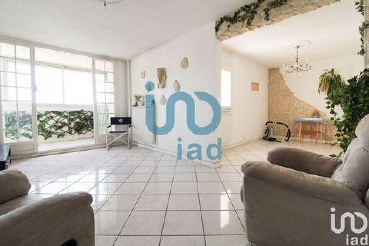 Condominio de 2 dormitorios en Toulon, France No. 10300