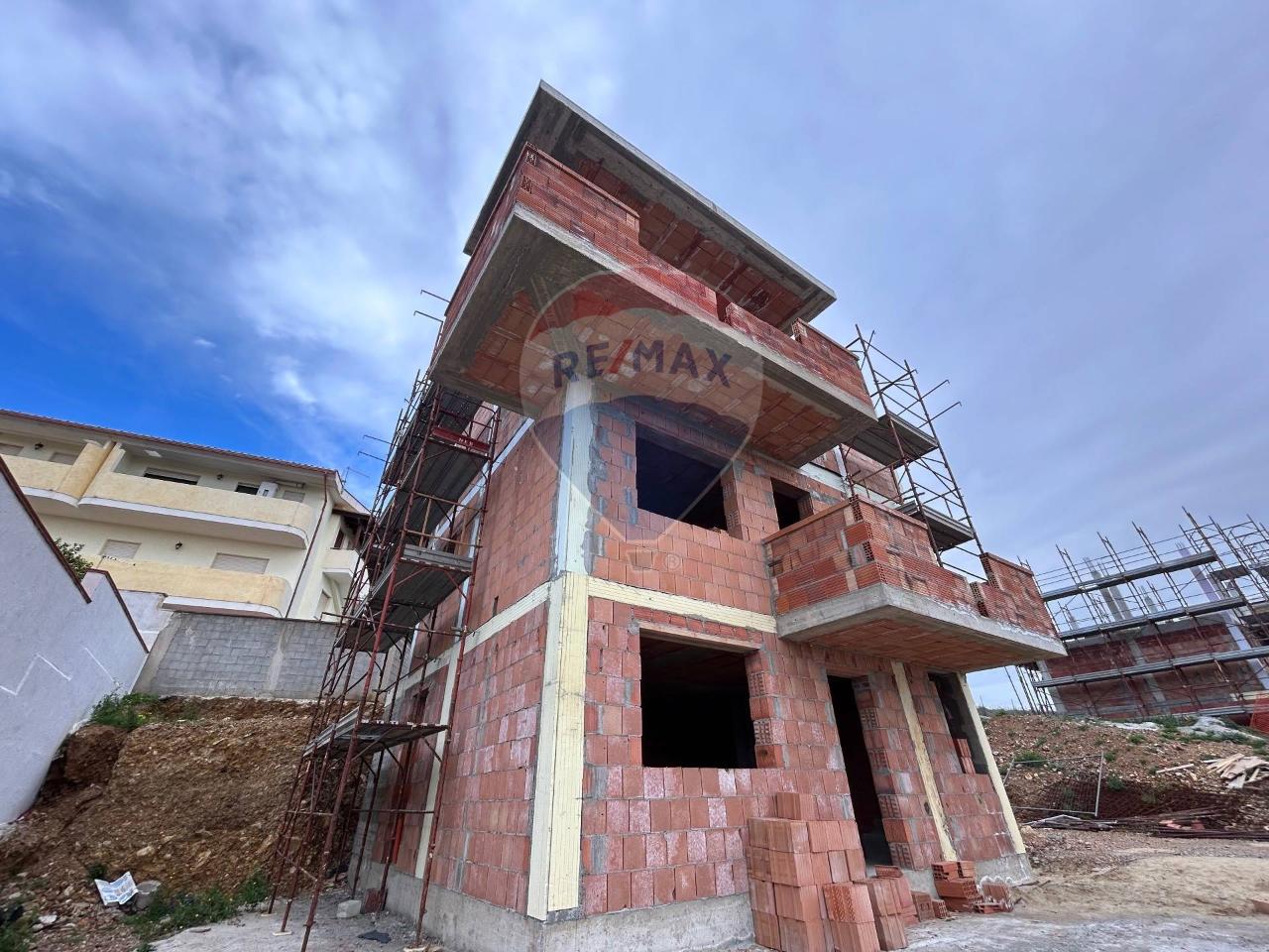 Casa de 4 divisões em Sinnai, Italy N.º 30291