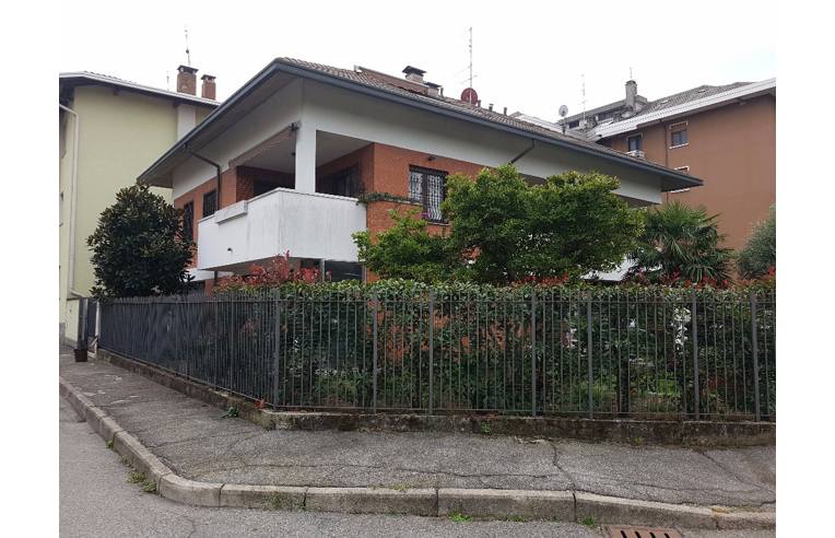 5-salle Villa à Legnano, Italy No. 254328