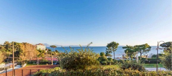 7 rooms Villa in Naples, Italy No. 168968 9