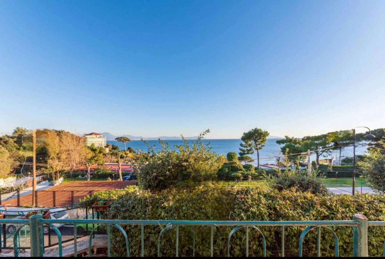 7 rooms Villa in Naples, Italy No. 168968