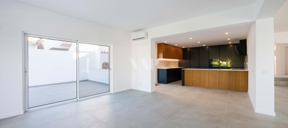 4 bedrooms Villa in Quarteira, Portugal No. 98848 10