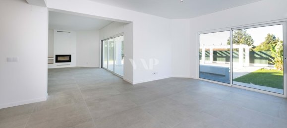 4 bedrooms Villa in Quarteira, Portugal No. 98848 6