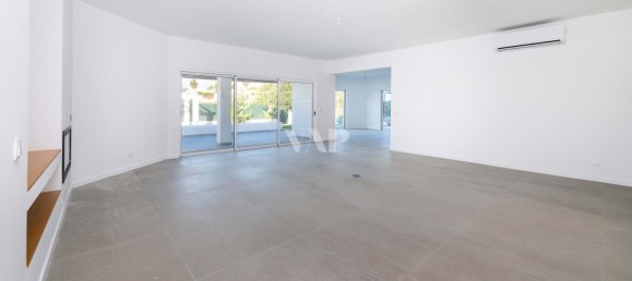 4 bedrooms Villa in Quarteira, Portugal No. 98848 8