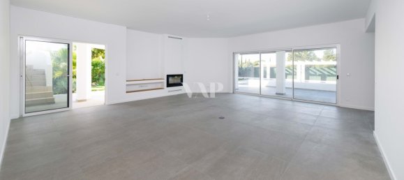 4 bedrooms Villa in Quarteira, Portugal No. 98848 3