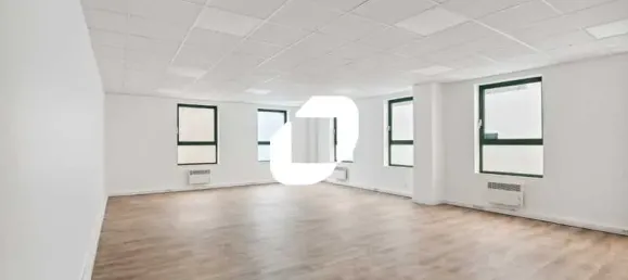 Büro in Viry-Chatillon, France 1340m², Nr. 302404 6