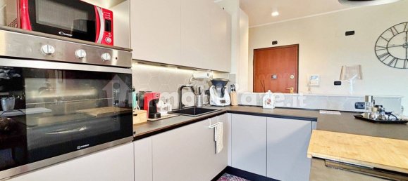 Apartamento de 2 dormitorios en Fiumicino, Italy No. 194764 2