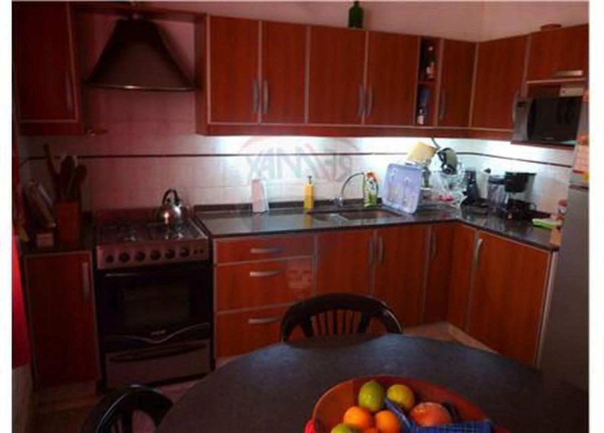 2 bedrooms House in Tres de Febrero, Argentina No. 51350