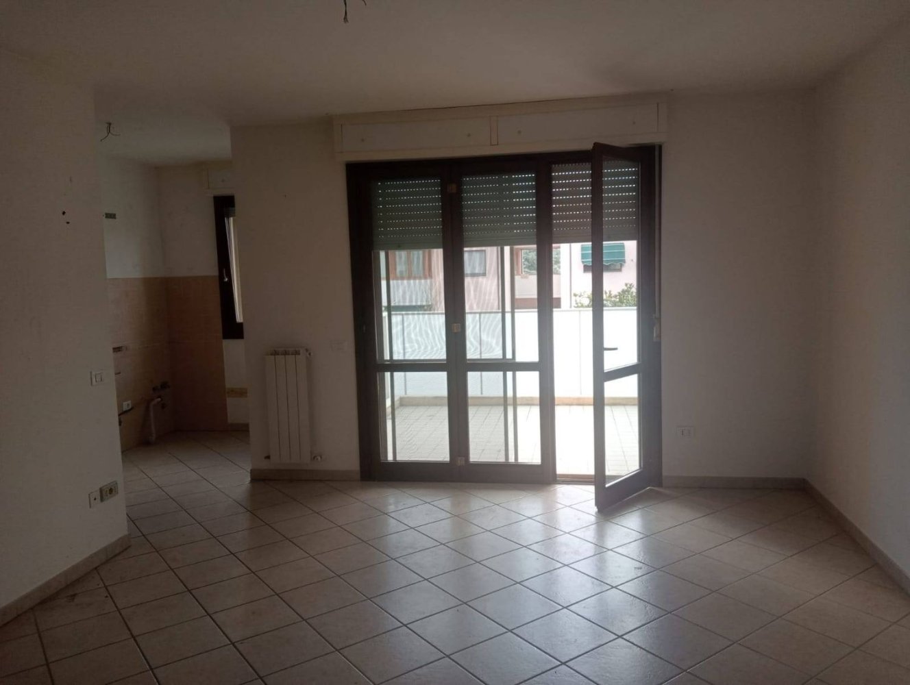 3غرفة شقة في Ostra, Italy رقم 91324