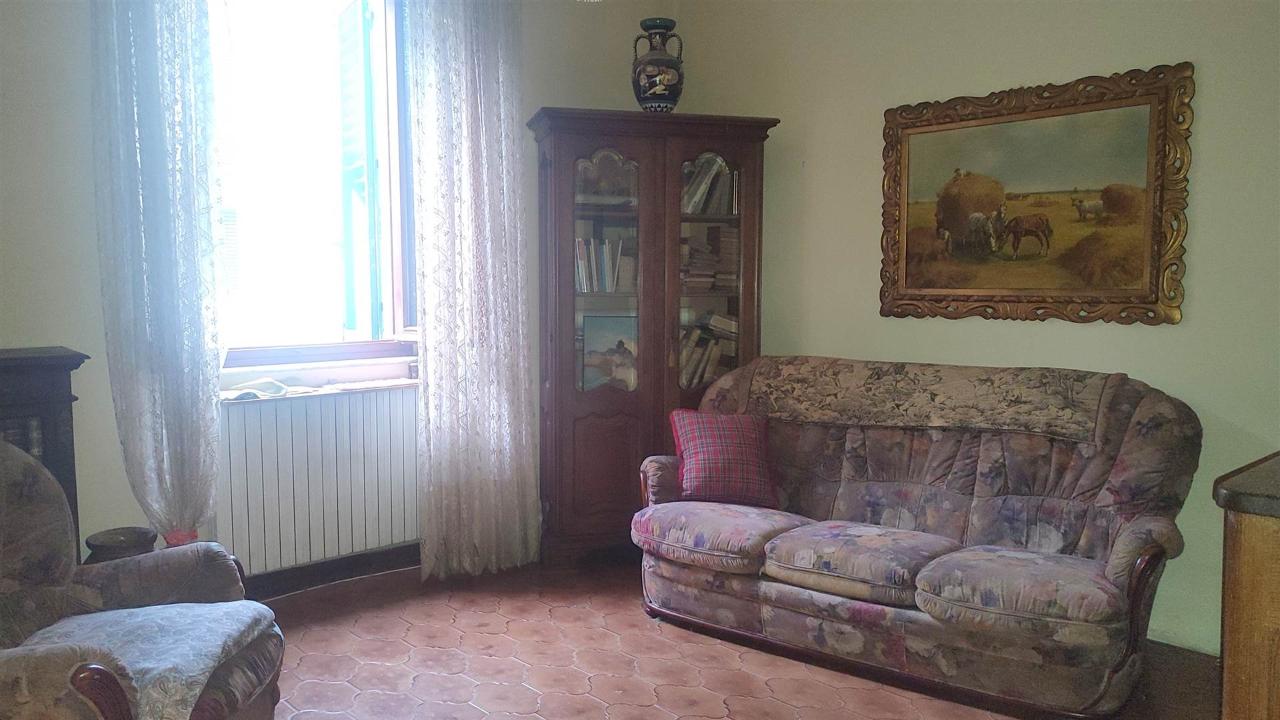 4 rooms Apartment in Pistoia, Italy No. 41350