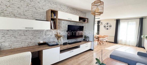 Casa de 4 dormitorios en Saint-Pierre-la-Cour, France No. 96337 10