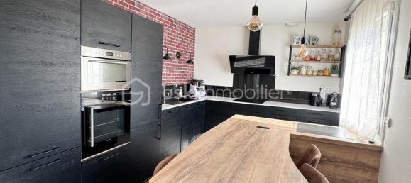 Casa de 4 dormitorios en Saint-Pierre-la-Cour, France No. 96337 6