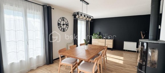 Casa de 4 dormitorios en Saint-Pierre-la-Cour, France No. 96337 14