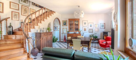 3 bedrooms Villa in Siena, Italy No. 319009 9
