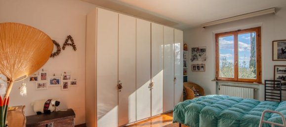 3 bedrooms Villa in Siena, Italy No. 319009 12