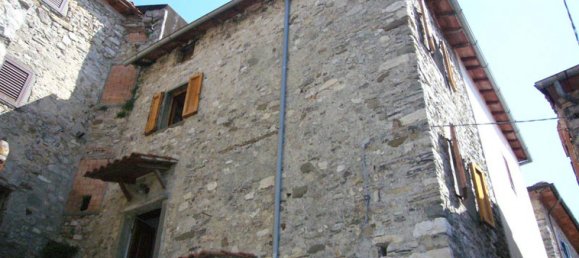 2 bedrooms House in Bagni di Lucca, Italy No. 182 6