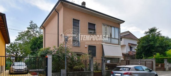 3 rooms Villa in Cologno Monzese, Italy No. 268865 5