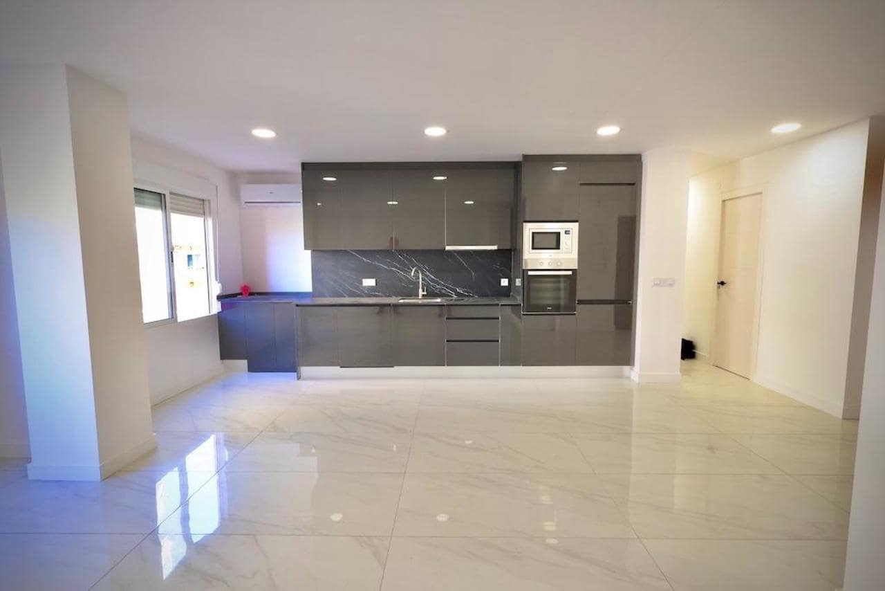 Квартира с 3 спальнями в Торревьеха, Испания № 186366