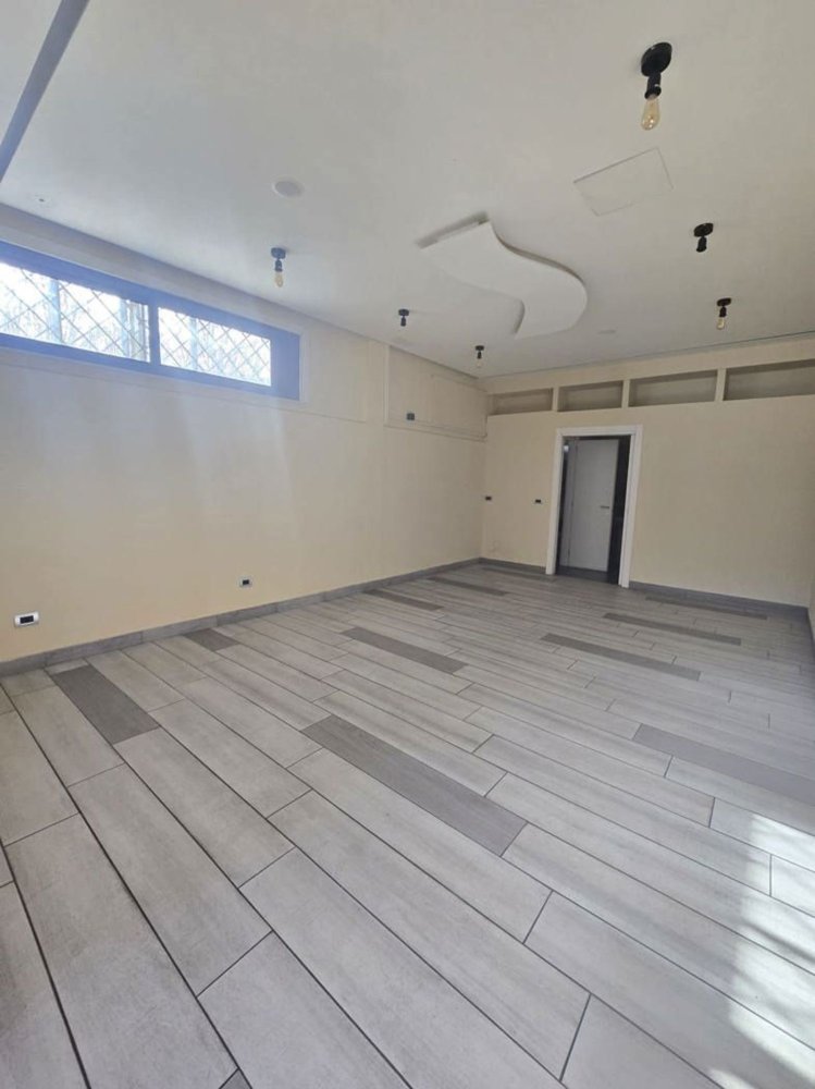 Коммерческая недвижимость 90м² в Кварто, Италия № 228808