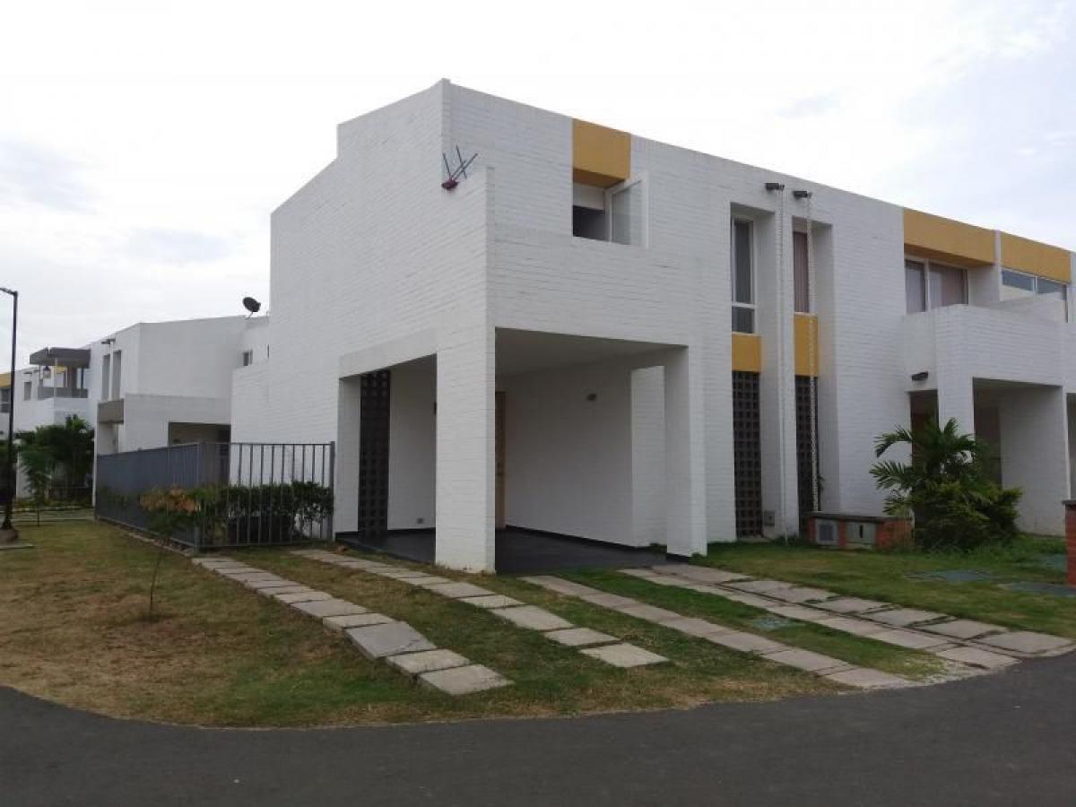 3 bedrooms House in Valle del Cauca, Colombia No. 4074