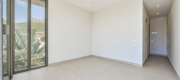 6 bedrooms Villa in Calpe, Spain No. 3473 23