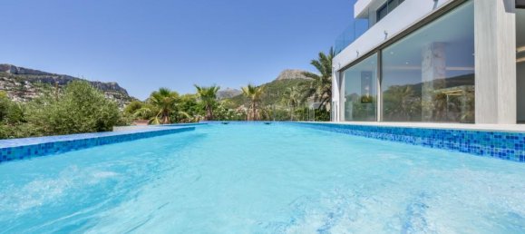 6 bedrooms Villa in Calpe, Spain No. 3473 4