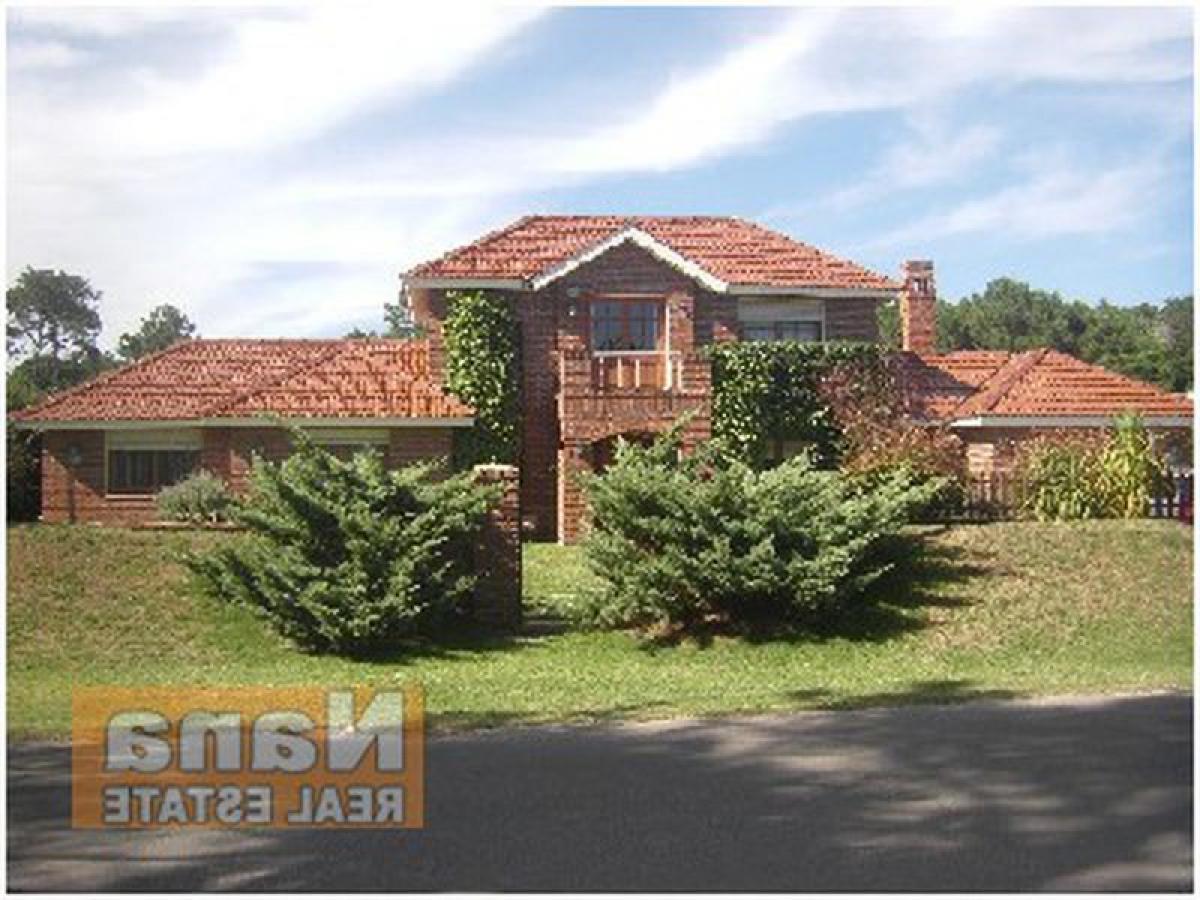 3 bedrooms House in Maldonado, Uruguay No. 7769