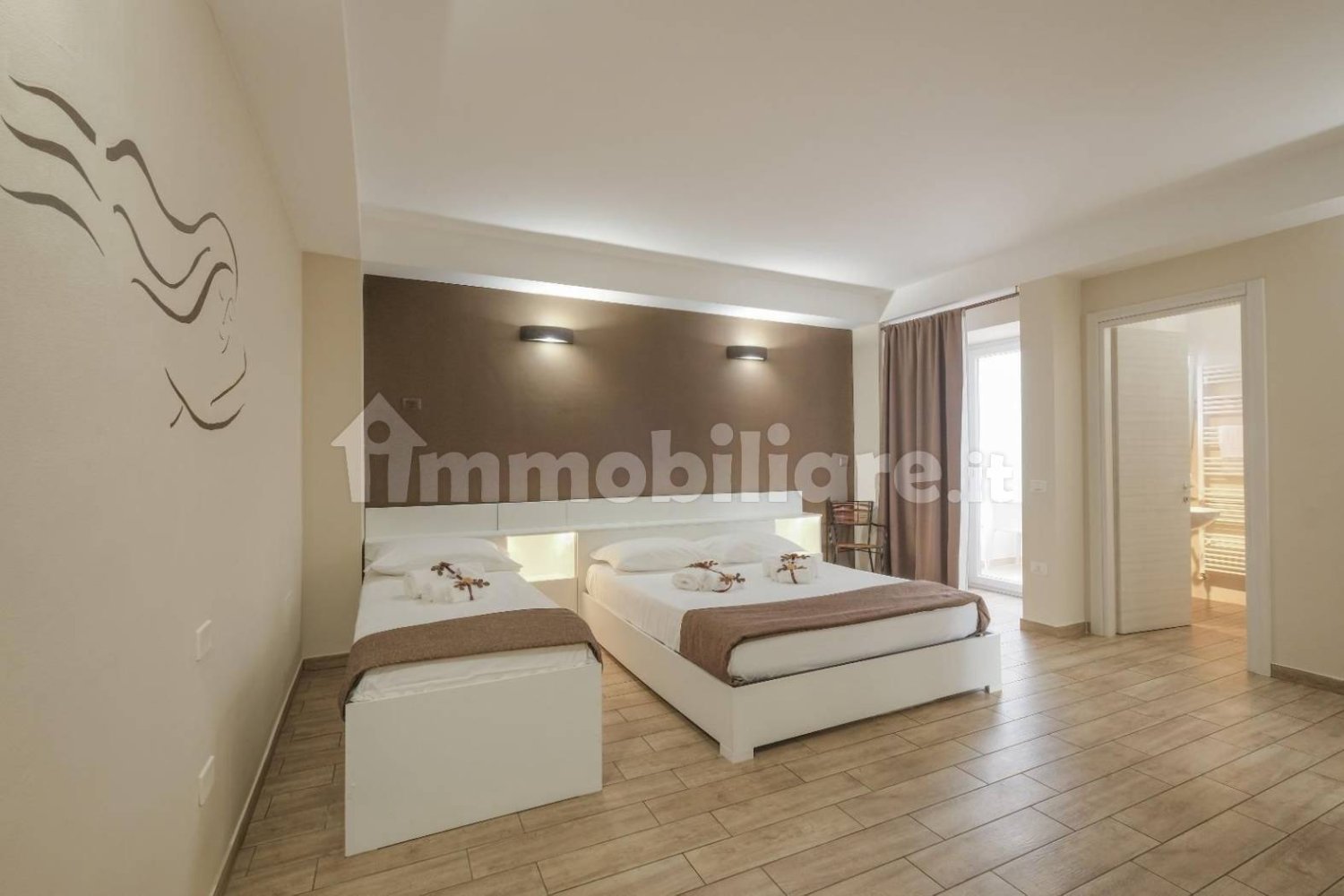 Отель, гостиница с 5 комнатами в Gallipoli, Италия № 272220