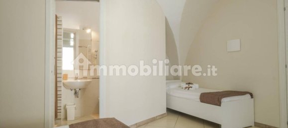 Отель, гостиница с 5 комнатами в Gallipoli, Италия № 272220 13