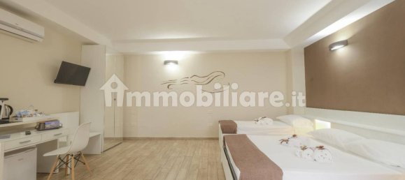 Отель, гостиница с 5 комнатами в Gallipoli, Италия № 272220 10