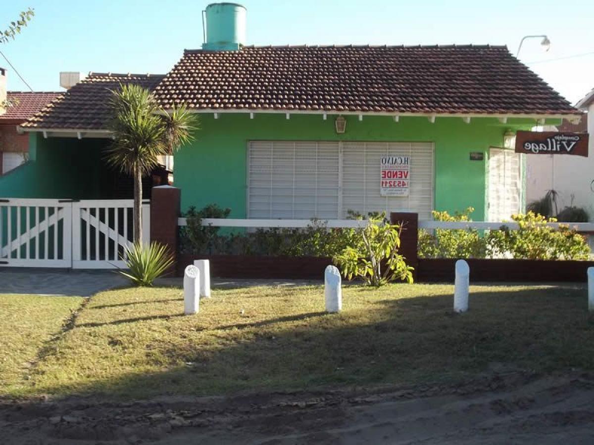 2 bedrooms House in Mar del Plata, Argentina No. 99210